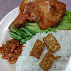 Nasi Ayam Penyet